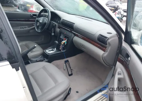 1998 Audi A4 Avant Quattro z USA, uszkodzony, nr VIN WAUGD28D0WA184314